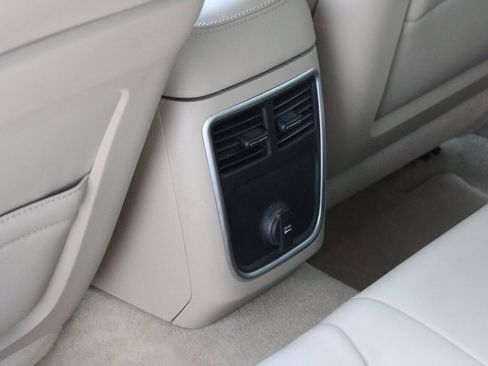 Used 2013 Chrysler 300 image 17