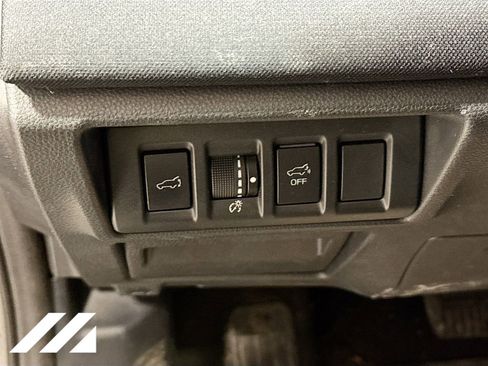 Used 2022 Subaru Outback Premium image 10