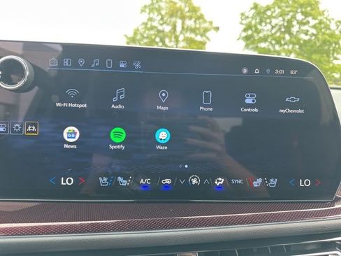Used 2024 Chevrolet Traverse RS image 49
