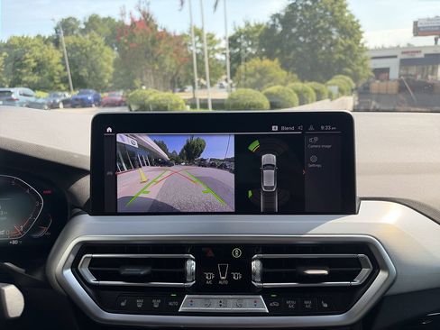 Used 2025 BMW X4 xDrive30i AWD/4WD image 24