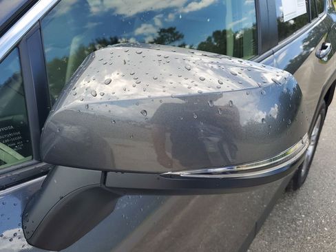 Used 2025 Toyota RAV4 XLE image 21