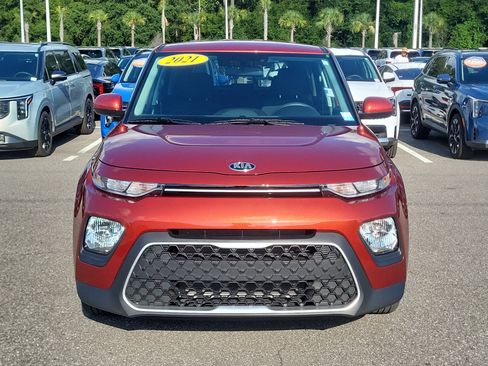 Certified 2021 Kia Soul LX FWD image 2