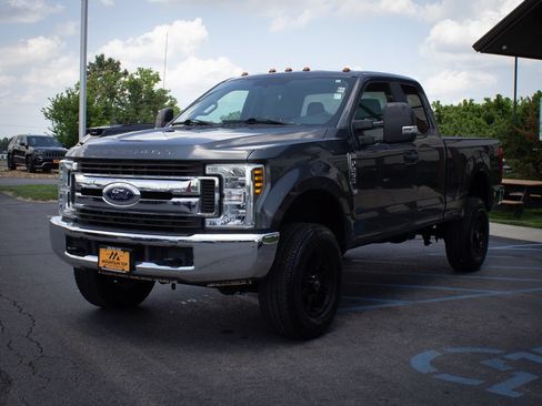 Used 2018 Ford F250 XL w/ STX Appearance Package AWD/4WD image 16