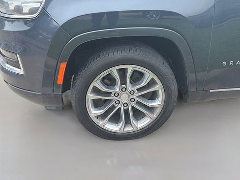 Used 2023 Jeep Grand Wagoneer Series II w/ Flexible Seating Group AWD/4WD image 9