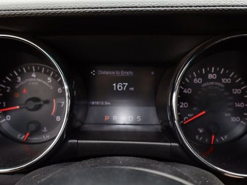 Used 2017 Ford Mustang Coupe RWD image 8