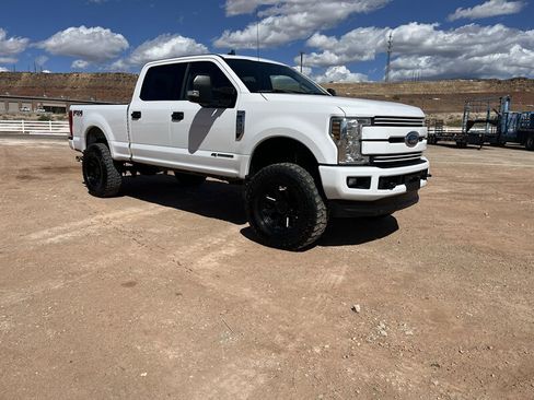 Used 2019 Ford F250 XLT w/ XLT Value Package AWD/4WD image 1