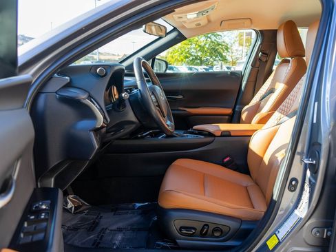 Used 2021 Lexus UX 250h image 11