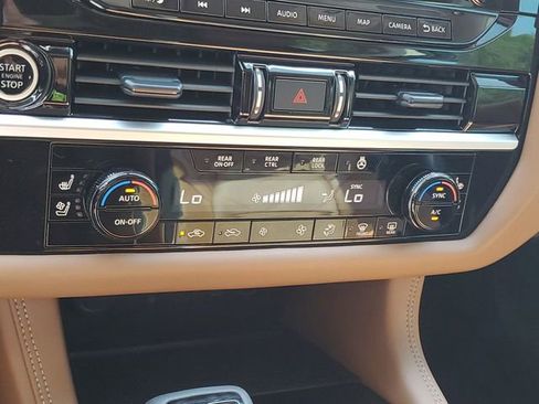 Used 2024 Nissan Pathfinder Platinum FWD image 19