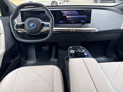 Used 2024 BMW iX xDrive50 w/ Premium Package AWD/4WD image 17