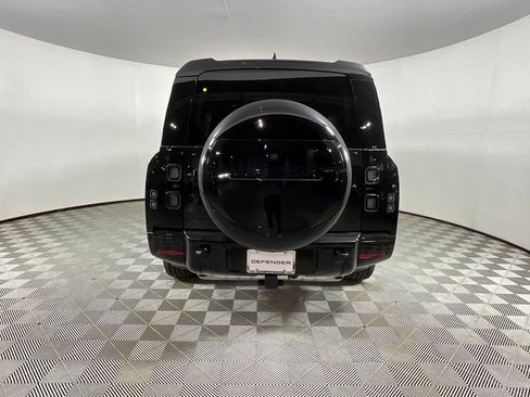 New 2026 Land Rover Defender 130 X-Dynamic SE image 7