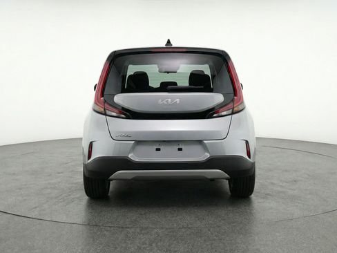 Used 2025 Kia Soul LX w/ LX Technology Package FWD image 7