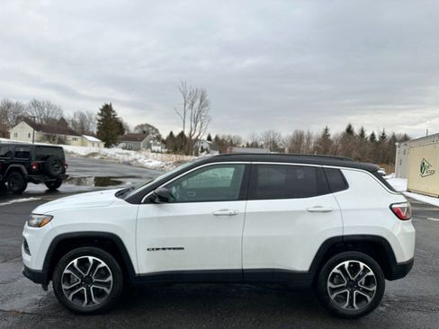 Used 2024 Jeep Compass Limited w/ Sun and Sound Group image 9