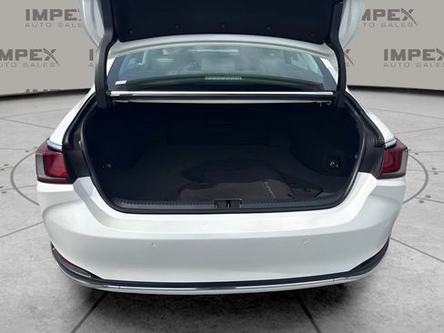 Used 2019 Lexus ES 300h w/ Premium Package FWD image 24