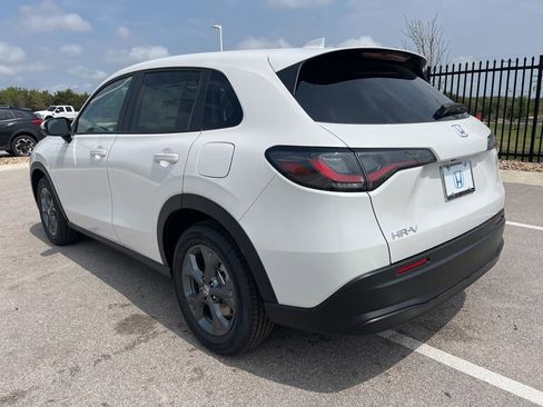 New 2026 Honda HR-V LX image 4