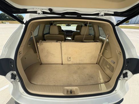 Used 2016 Toyota Highlander XLE FWD image 21