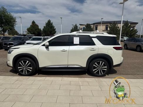 Used 2023 Nissan Pathfinder Platinum FWD image 8