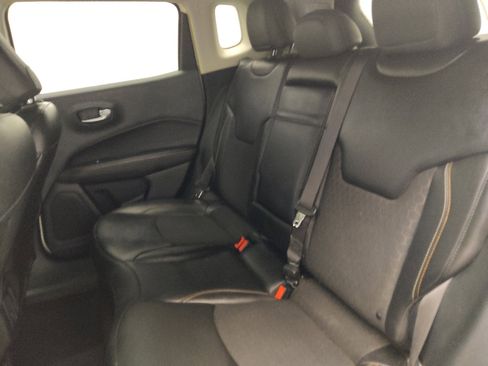 Used 2019 Jeep Compass Latitude w/ Safety & Security Group image 18