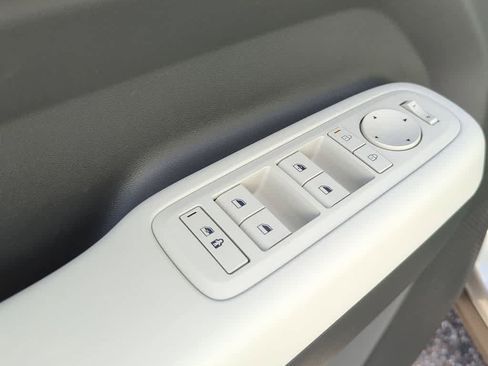 New 2026 Hyundai Santa Fe SE image 17