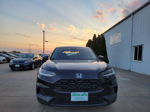 Used 2023 Honda HR-V LX image 2