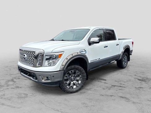 Used 2018 Nissan Titan S image 1
