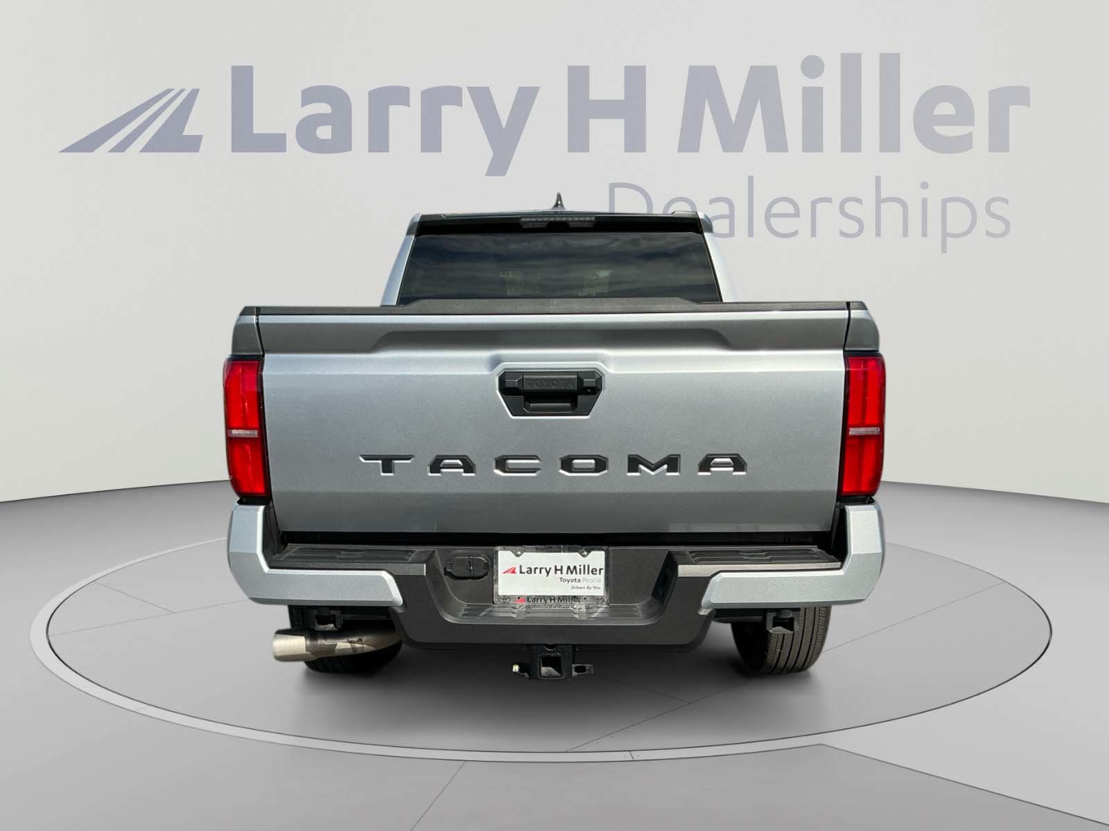 Used 2025 Toyota Tacoma SR5 RWD image 4
