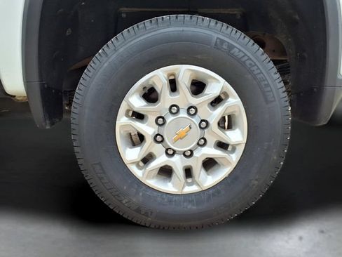 Used 2025 Chevrolet Silverado 2500 LT AWD/4WD image 12