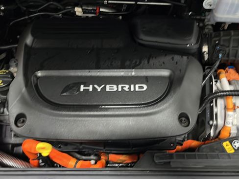 Used 2023 Chrysler Pacifica Pinnacle FWD image 28