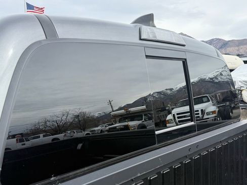 Used 2022 Toyota Tacoma TRD Off-Road image 10