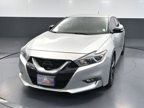 Used 2017 Nissan Maxima 3.5 SV w/ Dynamic Package FWD image 11