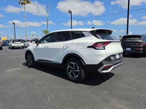 Used 2025 Kia Sportage LX image 5