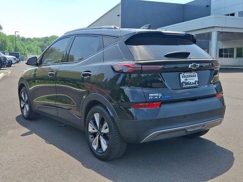 Used 2022 Chevrolet Bolt EUV LT w/ Convenience Package FWD image 5