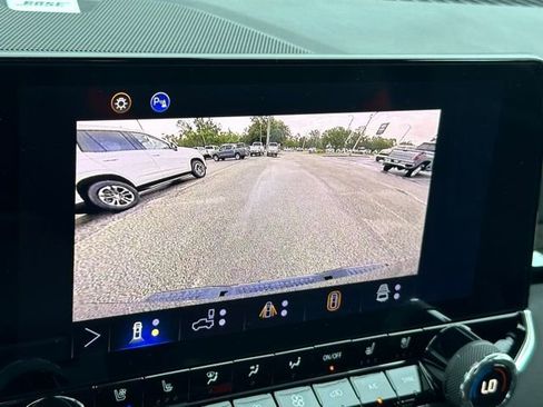 New 2025 Chevrolet Colorado Z71 w/ Midnight Edition image 9