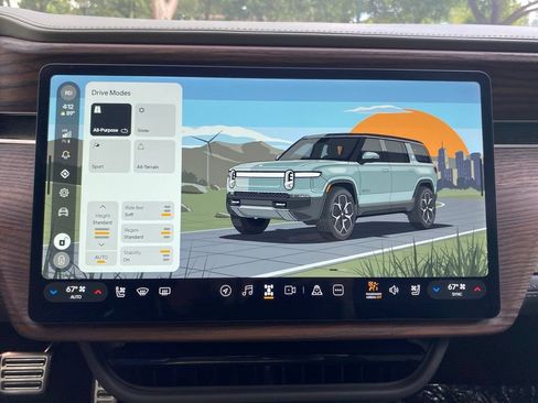 Used 2023 Rivian R1S Adventure Dual AWD/4WD image 28
