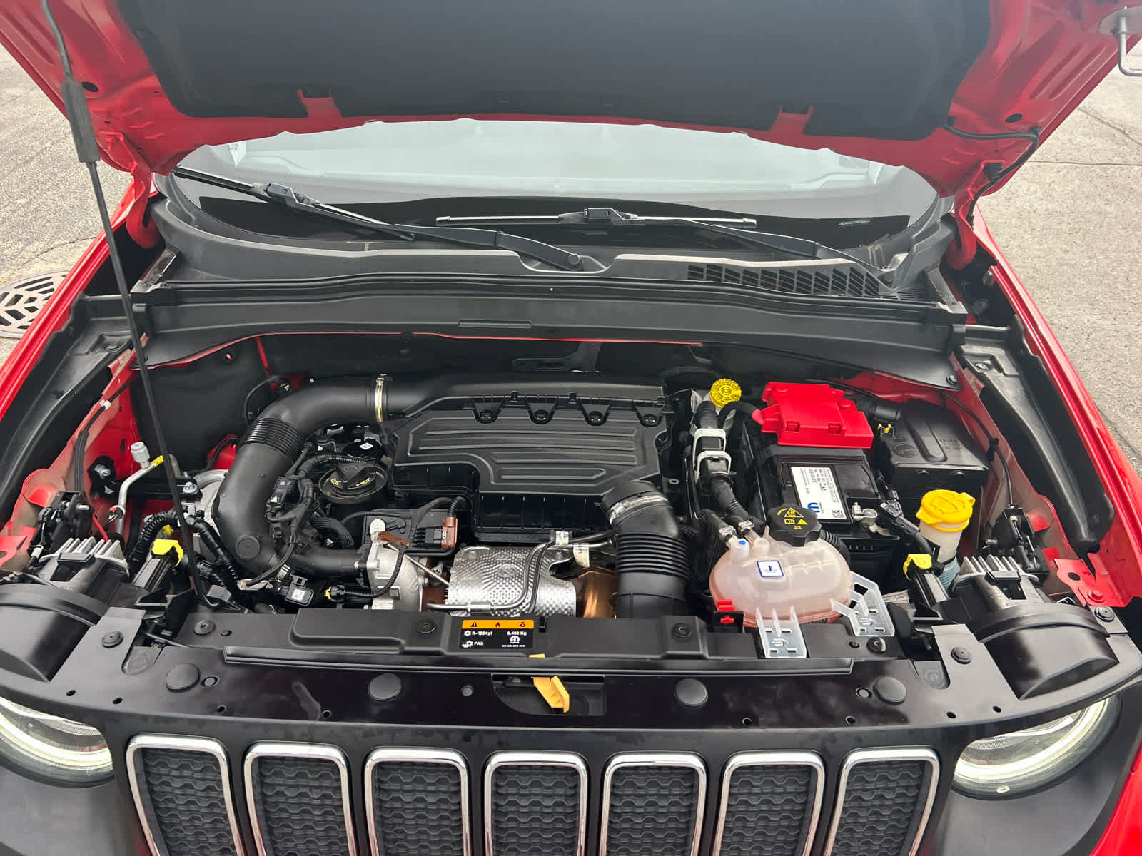 Used 2021 Jeep Renegade Latitude w/ Luxury Group I FWD image 29