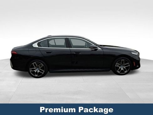 Used 2025 BMW i5 eDrive40i image 9