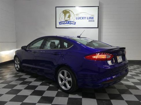 Used 2016 Ford Fusion SE image 11