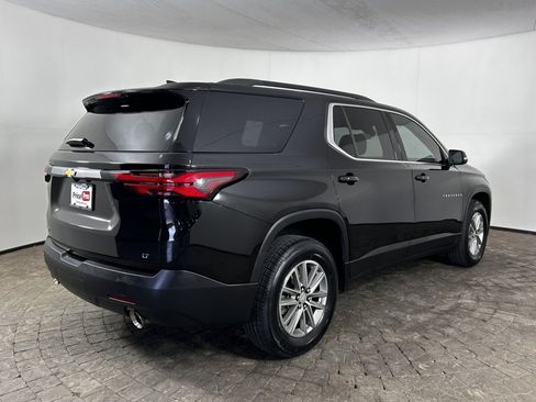Used 2023 Chevrolet Traverse LT FWD image 9