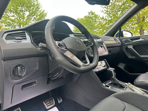 Certified 2022 Volkswagen Tiguan SEL R-Line AWD/4WD image 6