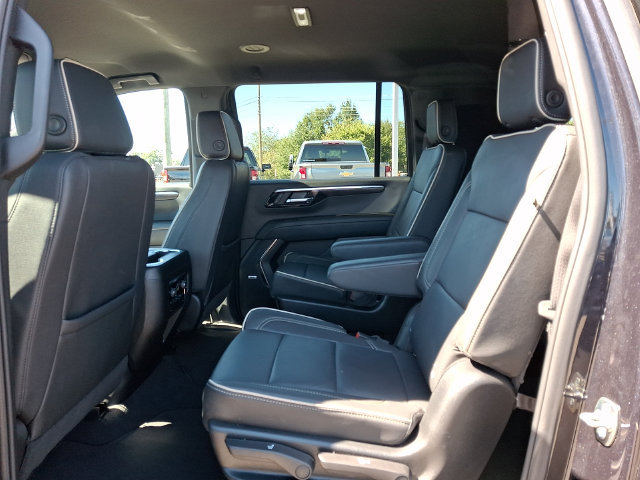 Used 2026 Chevrolet Suburban Premier AWD/4WD image 10
