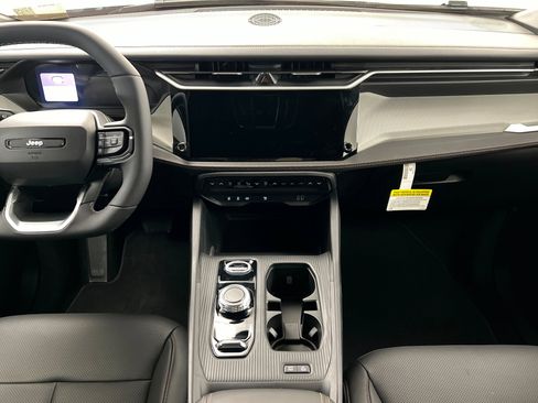 New 2026 Jeep Cherokee Limited AWD/4WD image 13