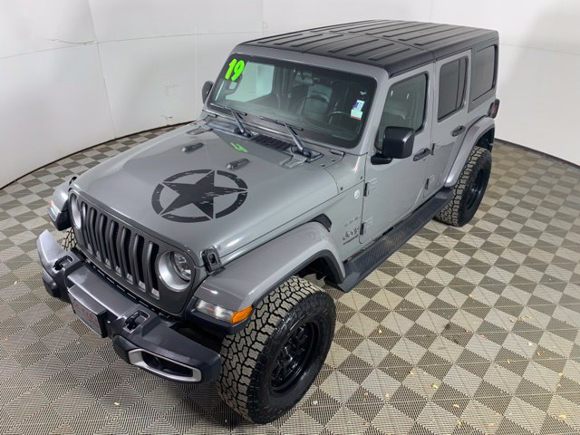 Used 2019 Jeep Wrangler Unlimited Sahara w/ Cold Weather Group AWD/4WD image 15