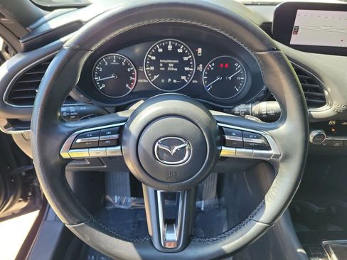 Used 2021 MAZDA MAZDA3 s image 22