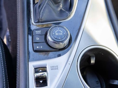 Used 2019 INFINITI Q60 3.0t Luxe w/ Essential Package image 28