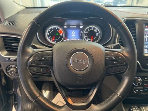 Used 2019 Jeep Cherokee Trailhawk w/ Cold Weather Group image 24