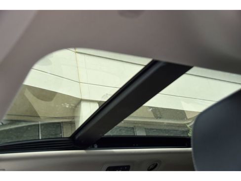 Used 2023 Chrysler Pacifica Limited w/ Uconnect Theater Family Group image 14