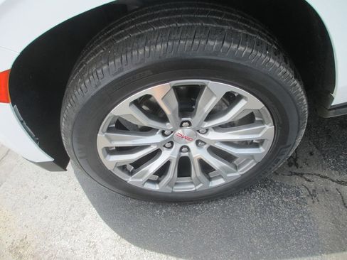 Used 2021 GMC Yukon XL Denali w/ Denali Ultimate Package AWD/4WD image 14