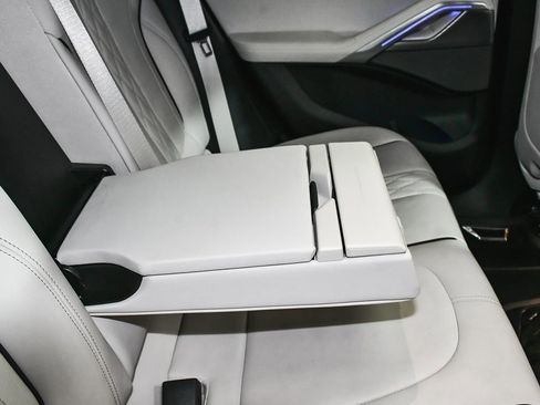 Used 2023 BMW X6 M50i w/ Executive Package image 71