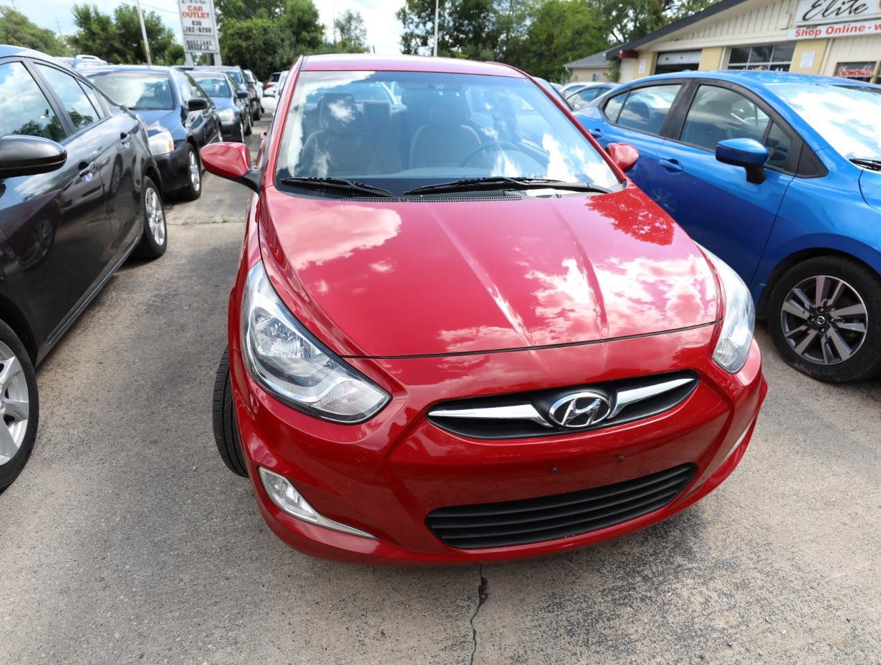 Used 2013 Hyundai Accent GLS w/ Premium Pkg FWD image 3