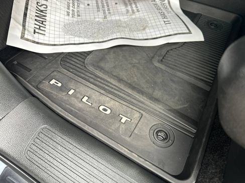 Used 2025 Honda Pilot Elite image 15