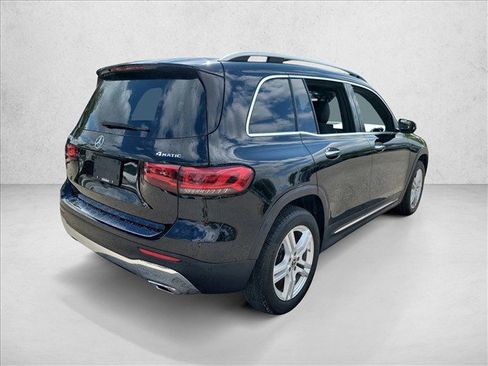 Used 2023 Mercedes-Benz GLB 250 4MATIC w/ Premium Package image 5